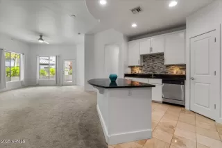 Photo #6: 6883372 Listing 