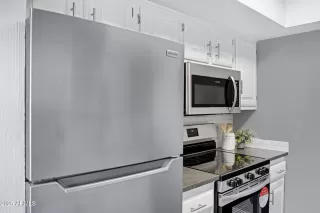 Photo #2: 6883430 Listing 