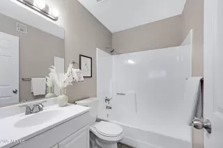 Photo #5: 6883430 Listing 