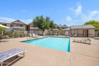 Photo #6: 6883430 Listing 