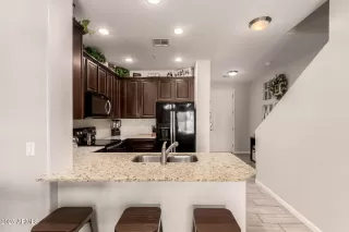 Photo #5: 6883668 Listing 