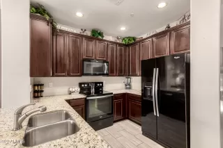 Photo #6: 6883668 Listing 