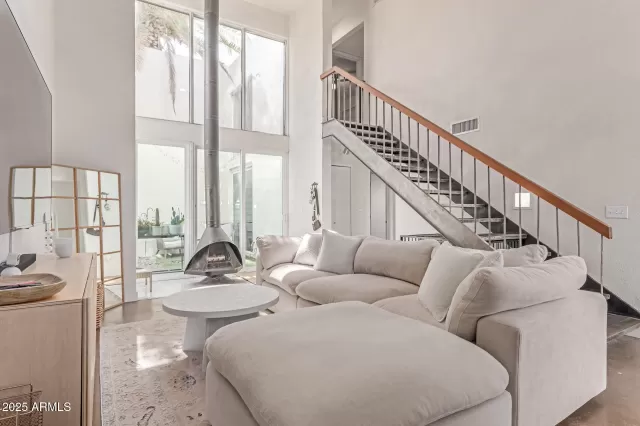 MLS: 6883907 Condo For Sale