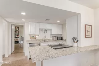 Photo #2: 6883907 Listing 