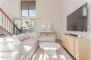 Photo #6: 6883907 Listing 