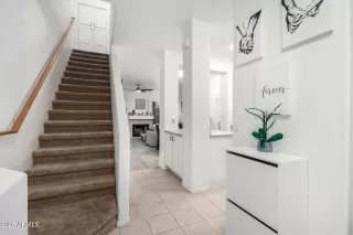 Photo #3: 6883919 Listing