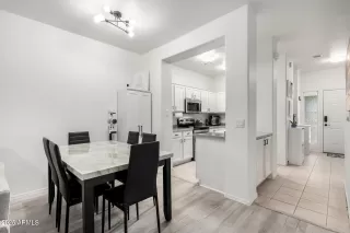 Photo #6: 6883919 Listing