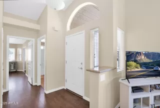 Photo #5: 6883973 Listing