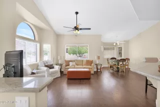 Photo #6: 6883973 Listing