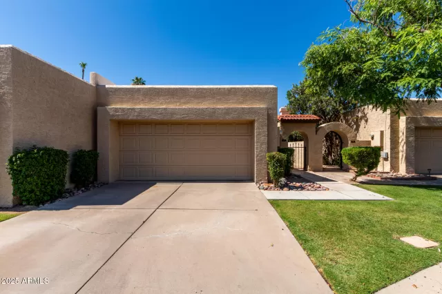 MLS: 6884383 Condo For Sale