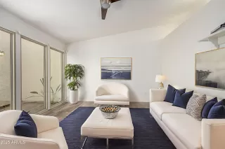 Photo #1: 6884383 Listing 