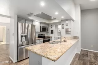 Photo #3: 6884383 Listing 