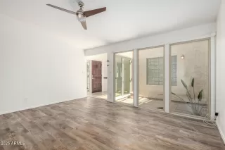 Photo #6: 6884383 Listing 