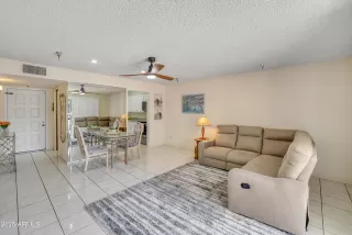 Photo #4: 6884412 Listing 