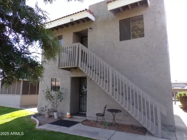 MLS: 6884484 Condo For Sale