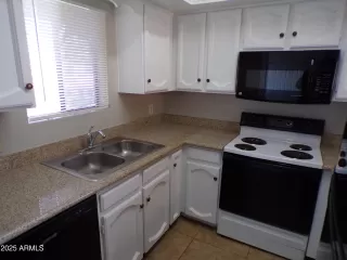 Photo #2: 6884484 Listing 