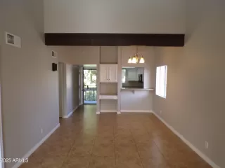 Photo #5: 6884484 Listing 