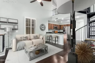 Photo #6: 6884526 Listing