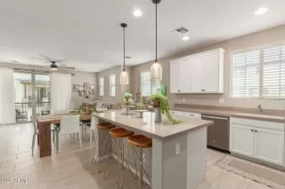 Photo #1: 6884579 Listing 