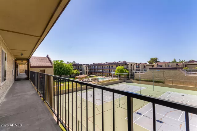 MLS: 6884734 Condo For Sale