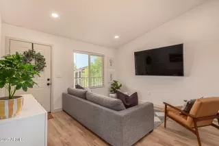 Photo #4: 6884734 Listing 