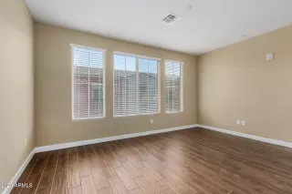 Photo #5: 6884789 Listing