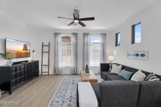 Photo #2: 6885051 Listing 