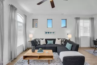 Photo #5: 6885051 Listing 