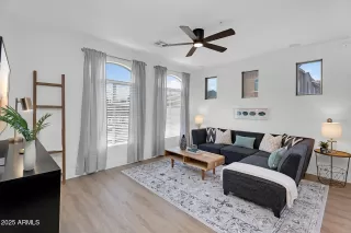 Photo #6: 6885051 Listing 