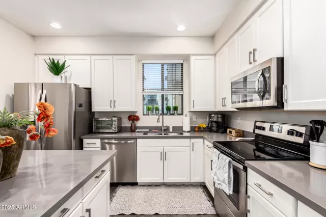 MLS: 6885065 Condo For Sale