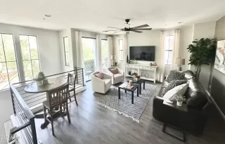 Photo #1: 6885065 Listing 