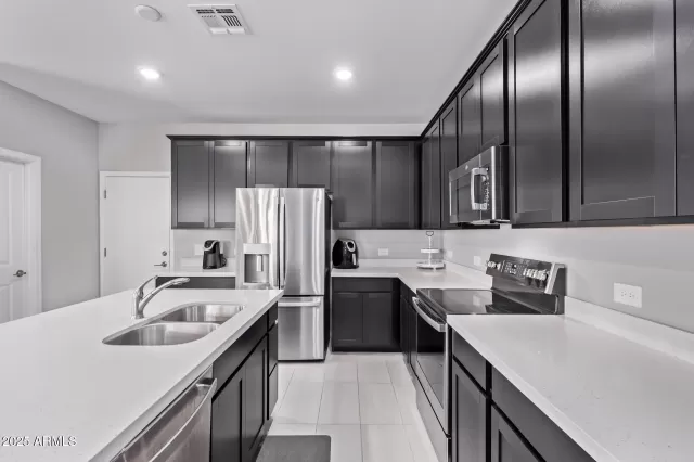 MLS: 6885095 Condo For Sale