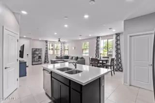 Photo #4: 6885095 Listing 