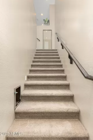 Photo #3: 6885096 Listing