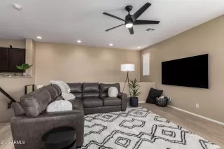 Photo #4: 6885096 Listing