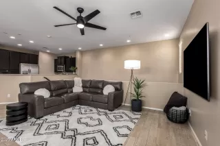 Photo #5: 6885096 Listing