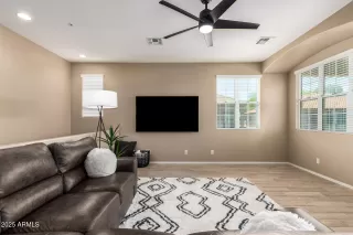 Photo #6: 6885096 Listing