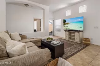 Photo #1: 6885136 Listing 