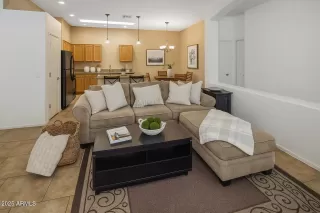 Photo #2: 6885136 Listing 