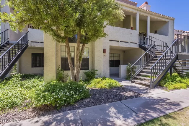 MLS: 6885342 Condo For Sale