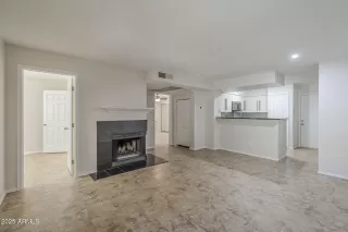 Photo #3: 6885342 Listing 