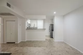 Photo #4: 6885342 Listing 