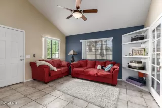 Photo #2: 6885403 Listing