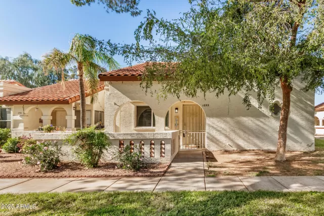 MLS: 6885509 Condo For Sale