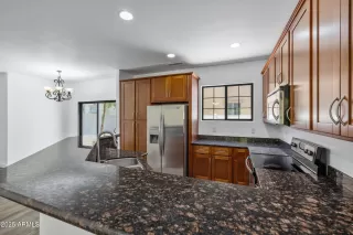 Photo #5: 6885625 Listing 