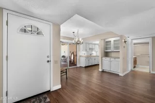 Photo #3: 6885695 Listing