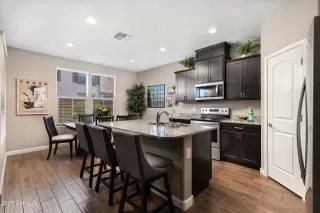 Photo #5: 6885734 Listing