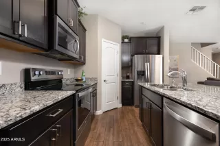 Photo #6: 6885734 Listing