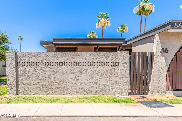 MLS: 6885751 Condo For Sale