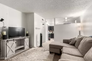 Photo #3: 6885751 Listing